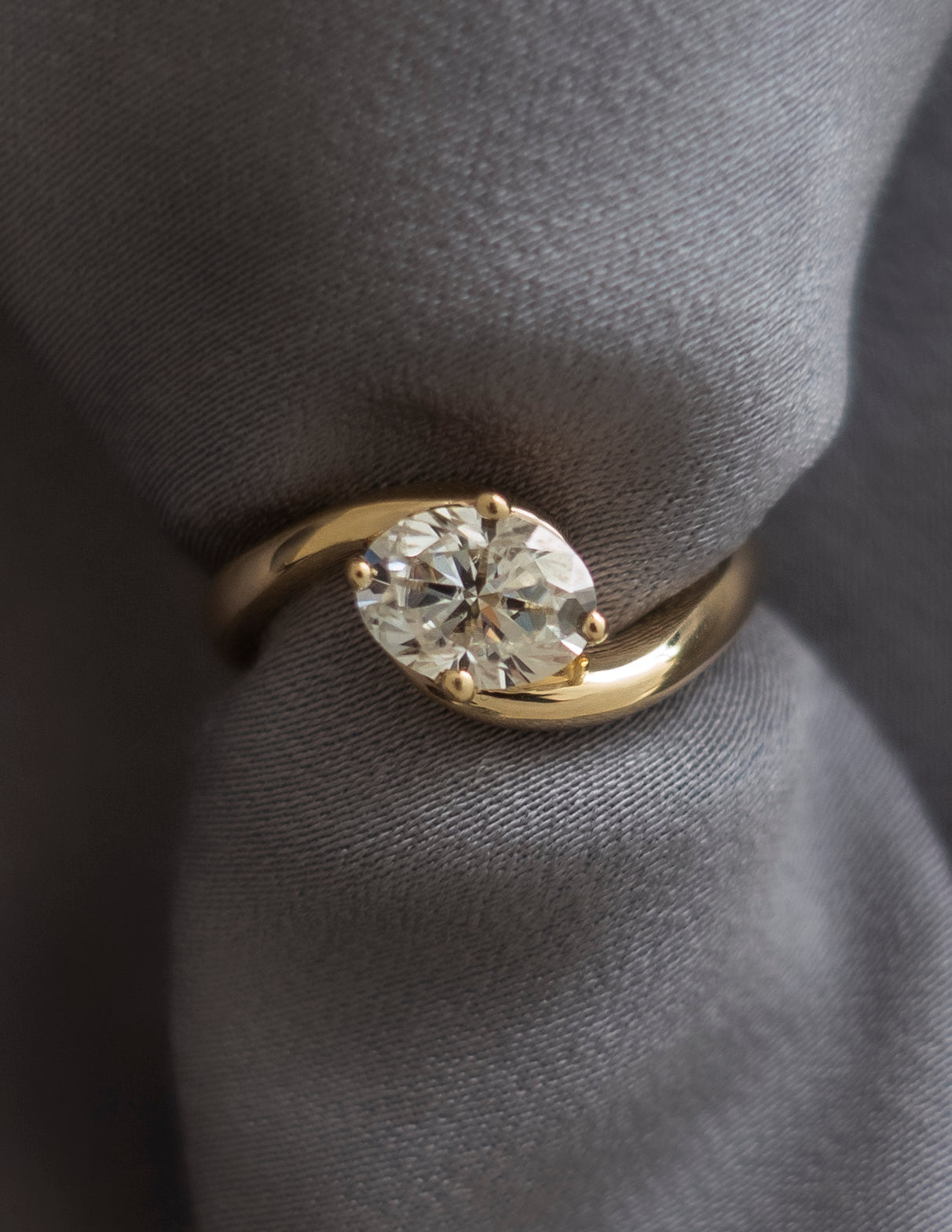 Solitaire-Oval Lab Grown Diamond Engagement Ring