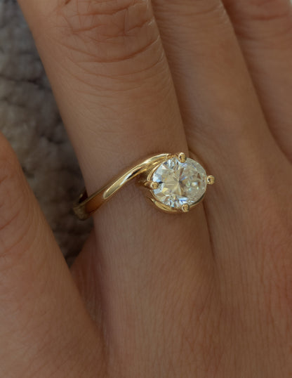 Solitaire-Oval Lab Grown Diamond Engagement Ring
