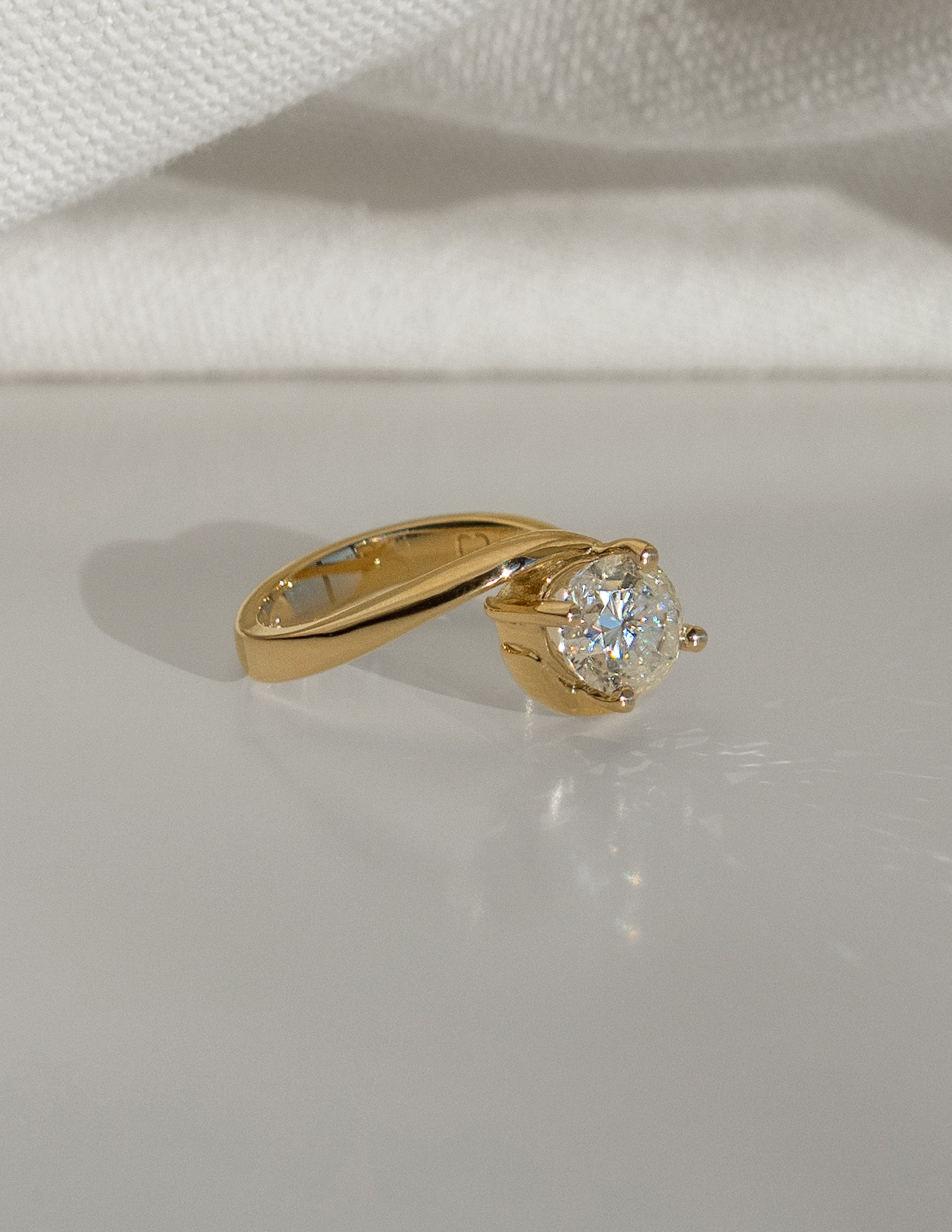 Solitaire-Oval Lab Grown Diamond Engagement Ring