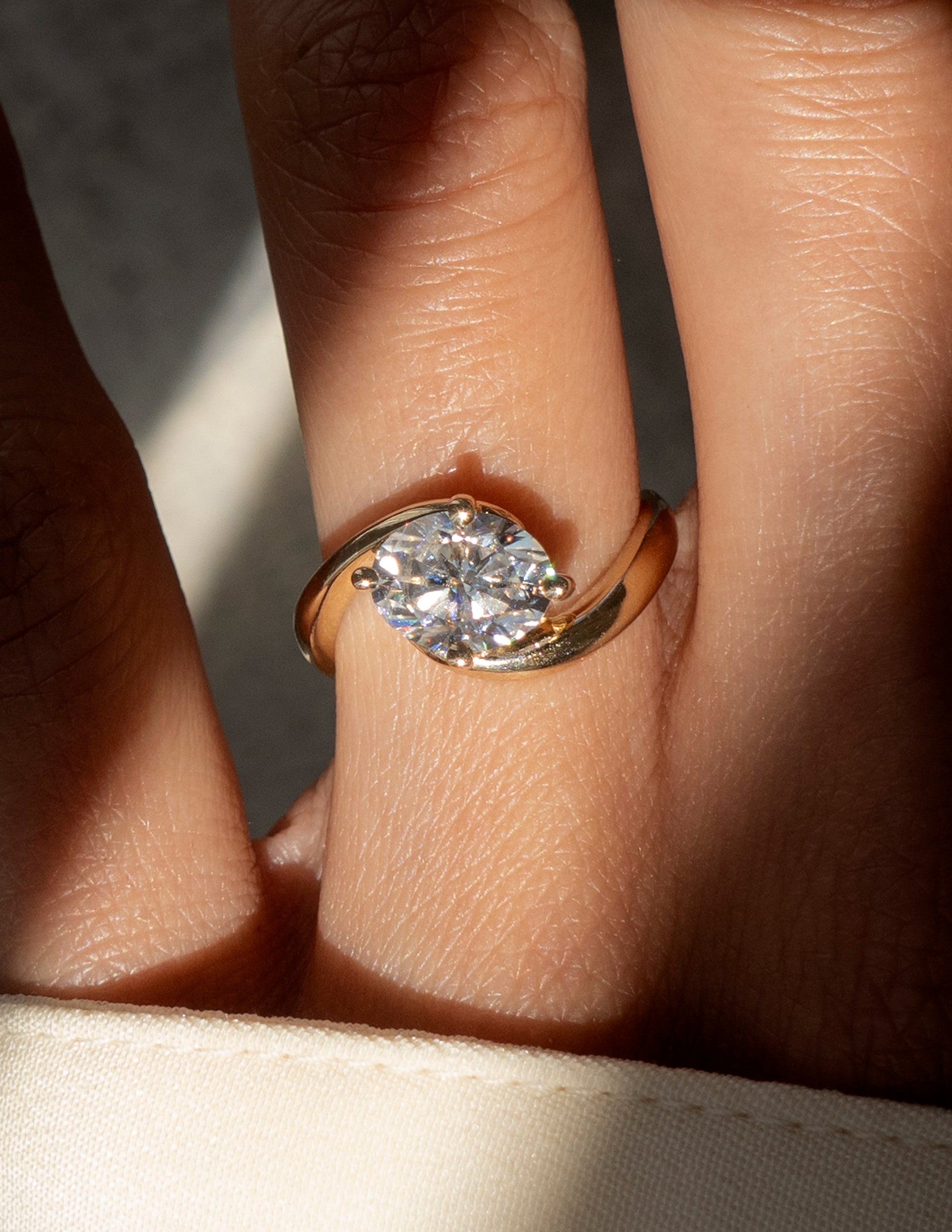 Solitaire-Oval Lab Grown Diamond Engagement Ring