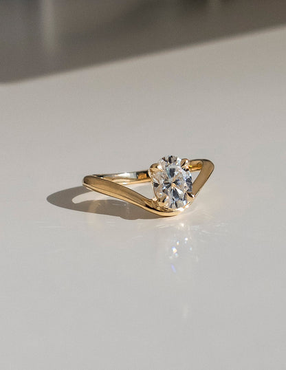 Solitaire-Oval Lab Grown Diamond Engagement Ring
