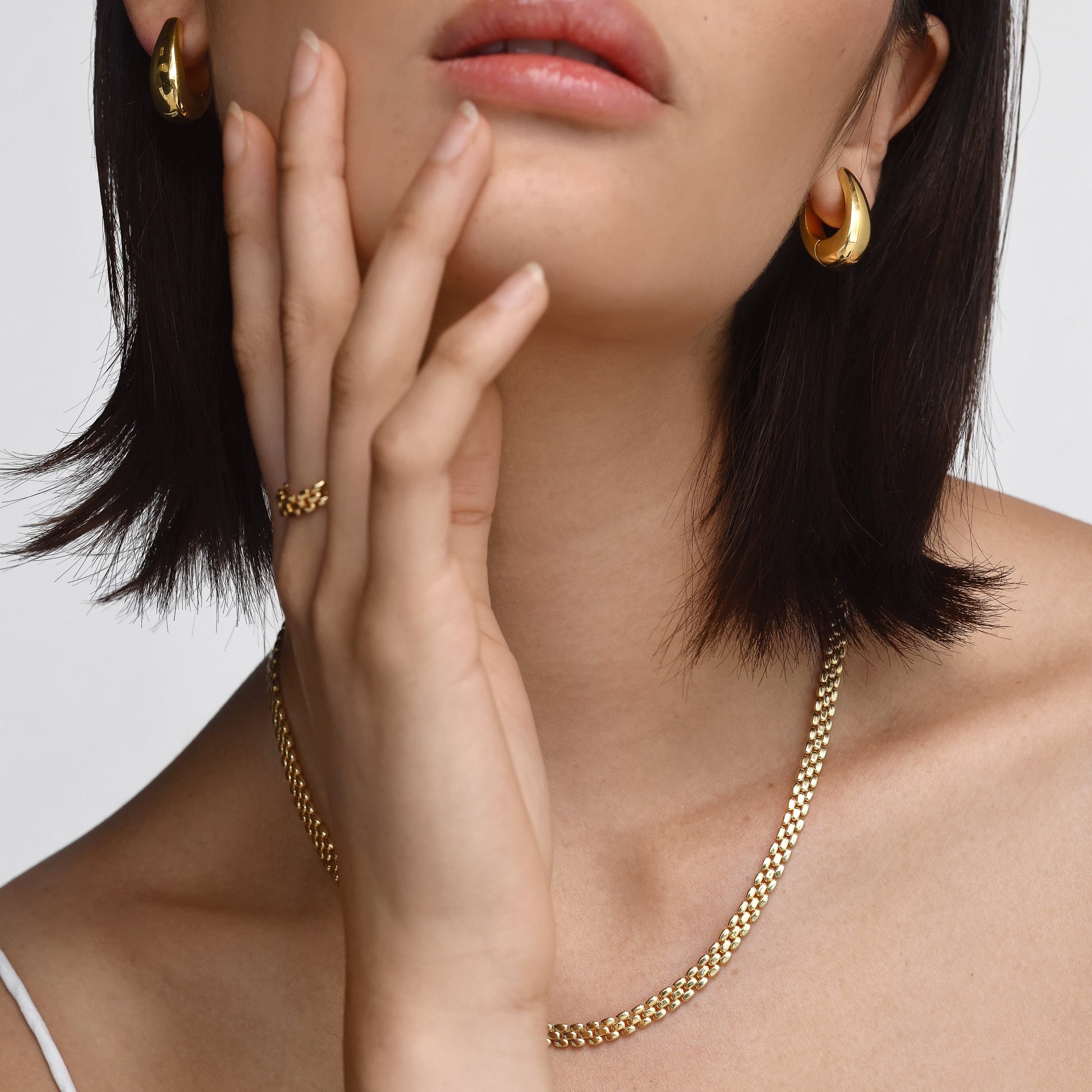 Golden Elegance Chain Necklace 5