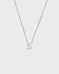 Load image into Gallery viewer, Simple Initial Chain Letter Necklace
