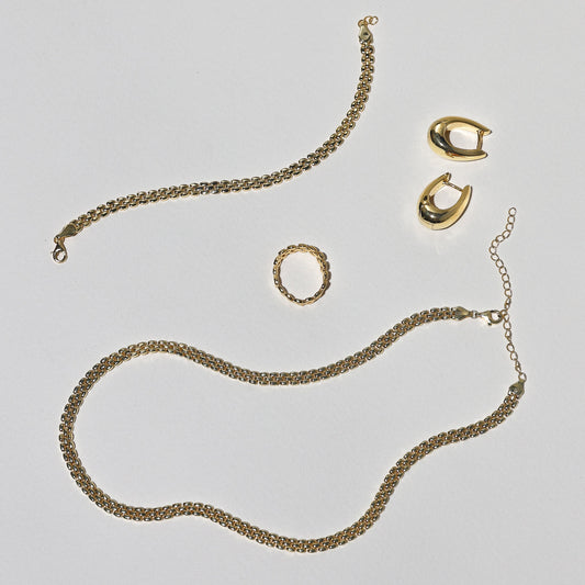 Golden Elegance Chain Necklace