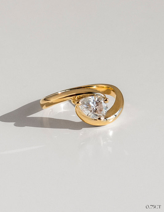 Solitaire-Oval Lab Grown Diamond Engagement Ring