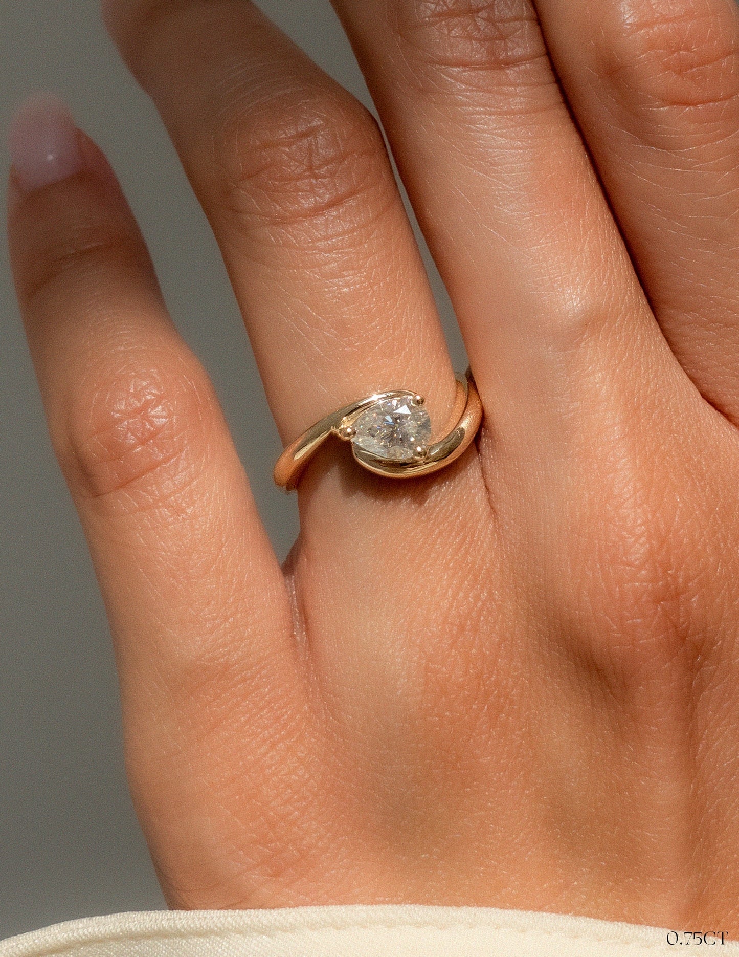 Solitaire-Oval Lab Grown Diamond Engagement Ring
