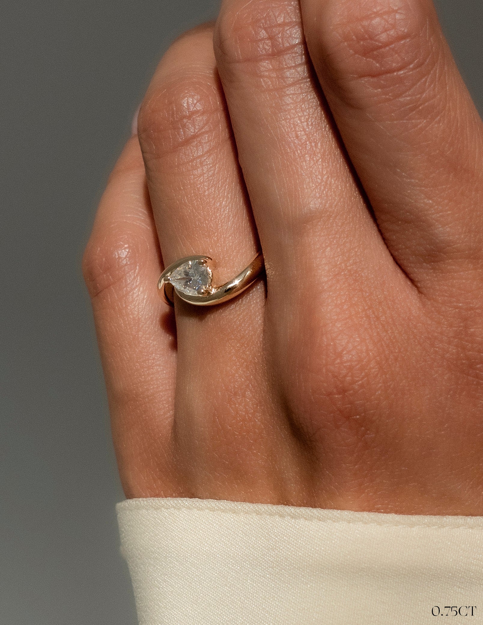 Solitaire-Oval Lab Grown Diamond Engagement Ring