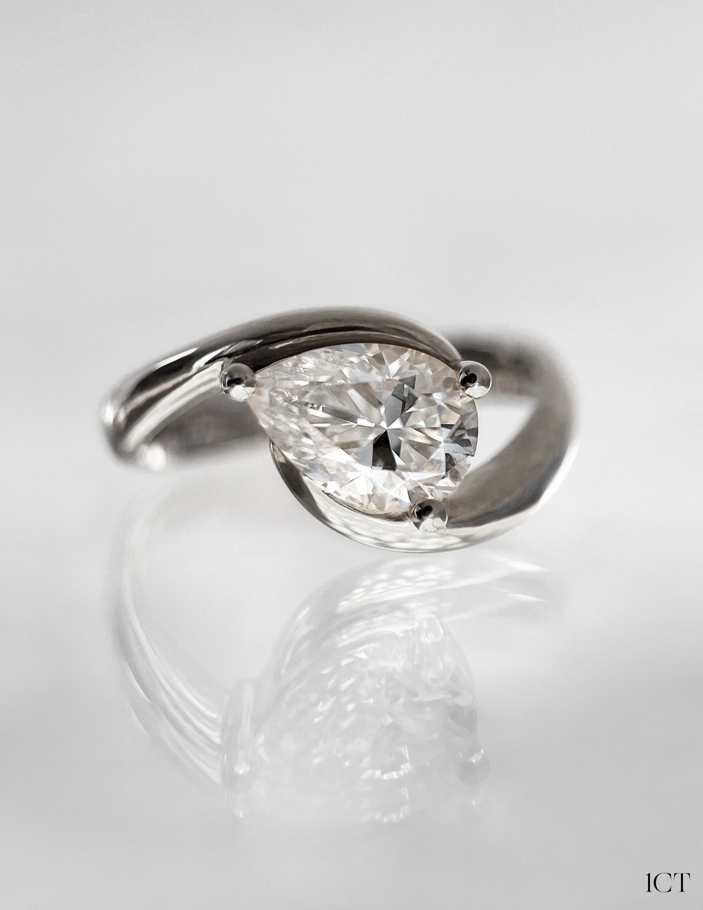 Solitaire-Oval Lab Grown Diamond Engagement Ring