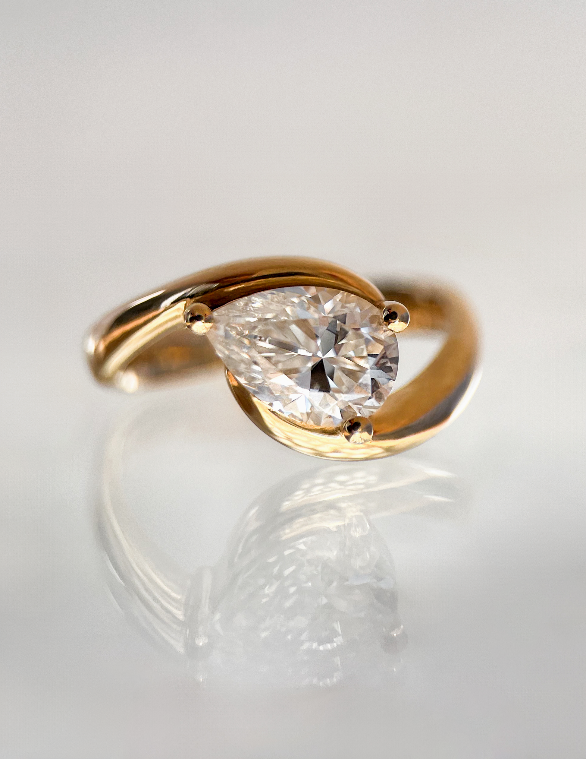 Solitaire-Oval Lab Grown Diamond Engagement Ring