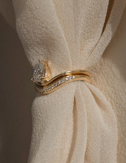 Solitaire Rapture & Pave Band- Oval Lab Grown Diamond Bridal Set