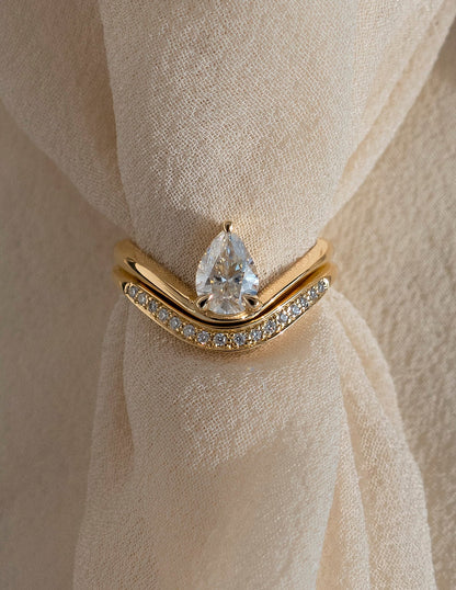 Solitaire-Oval Lab Grown Diamond Engagement Ring