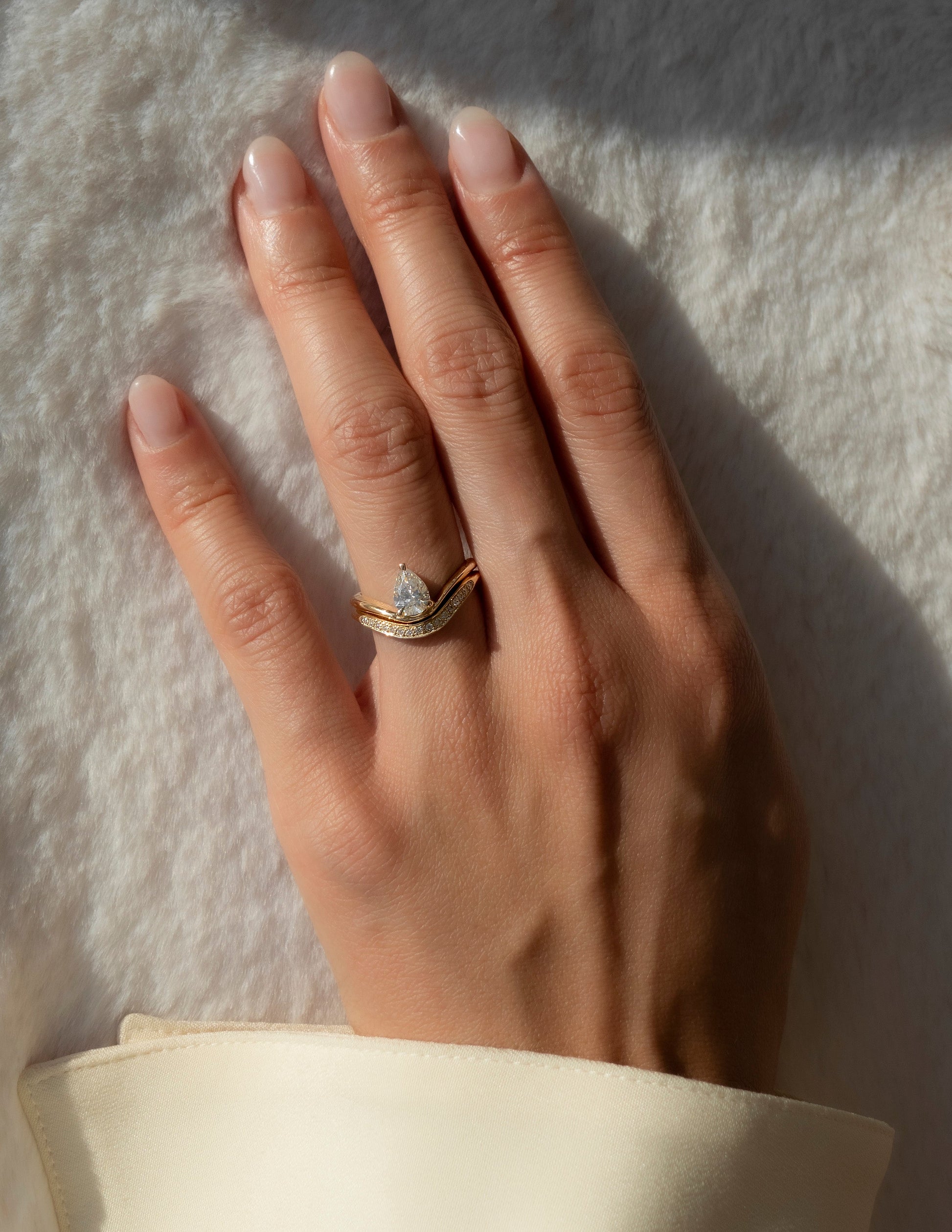 Solitaire Rapture & Pave Band- Oval Lab Grown Diamond Bridal Set