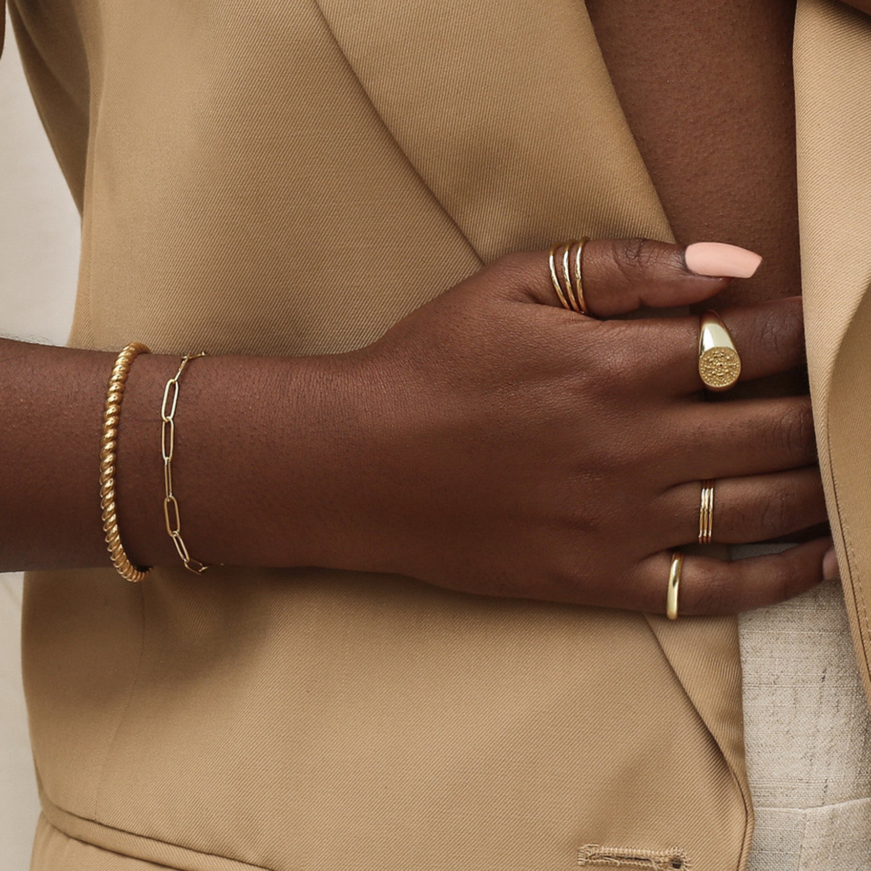 Radiant Rounds: Signet Ring 10