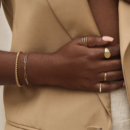 Radiant Rounds: Signet Ring 9