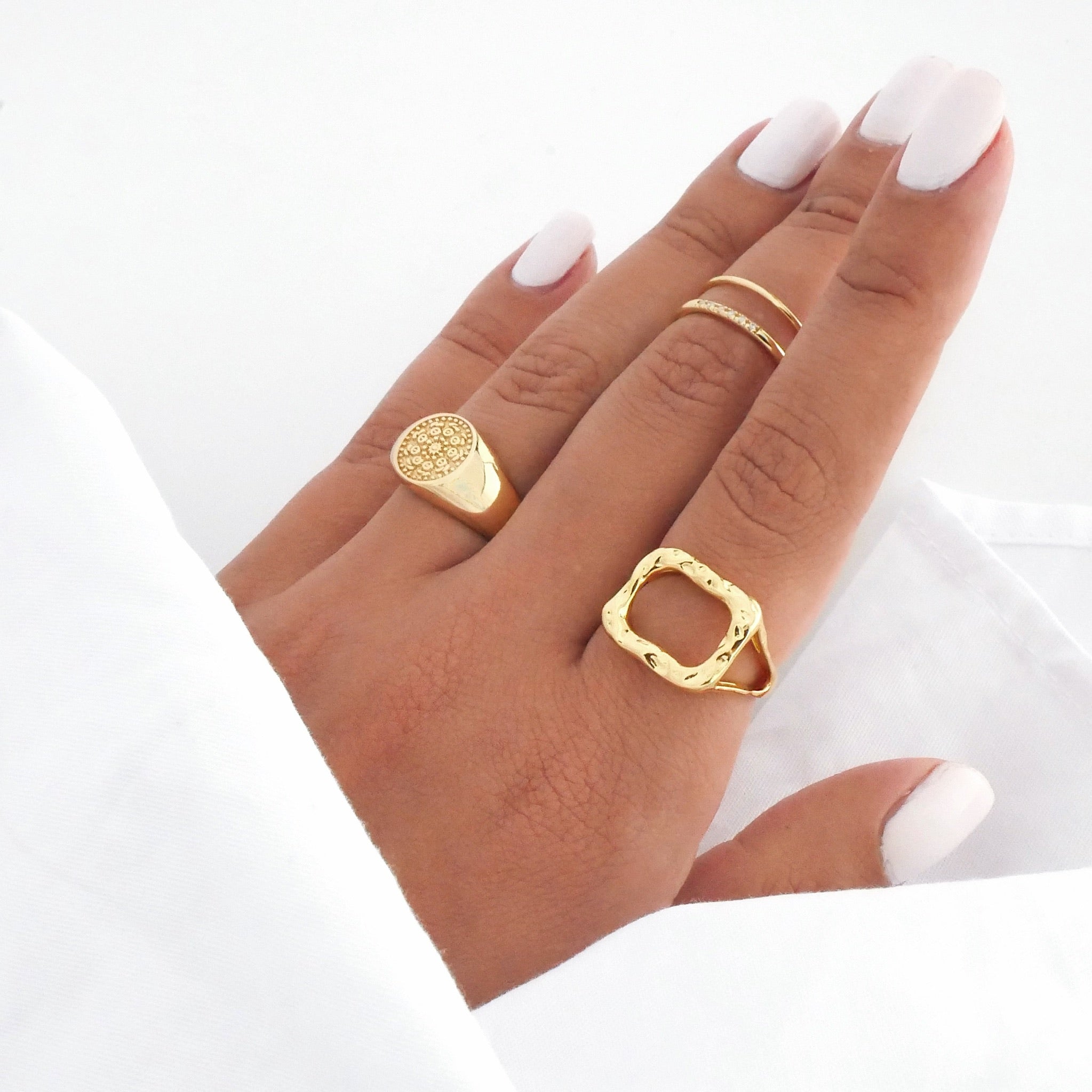 Radiant Rounds: Signet Ring