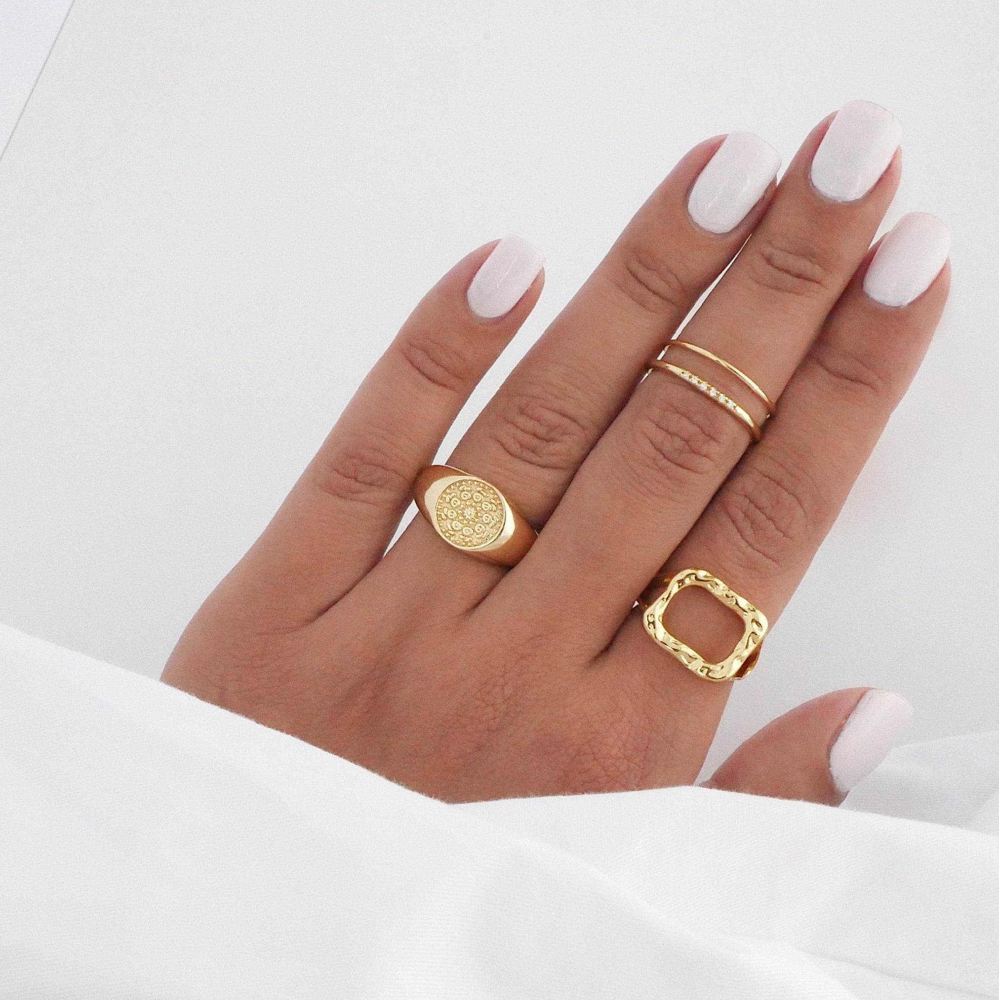 Radiant Rounds: Signet Ring