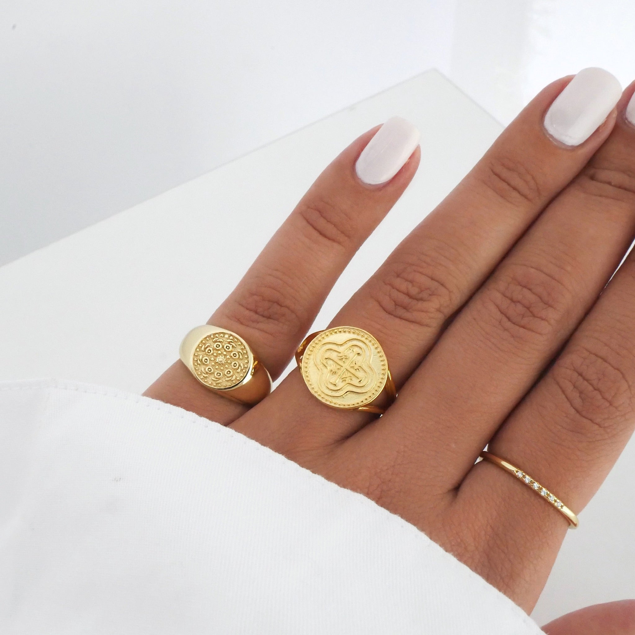 Radiant Rounds: Signet Ring