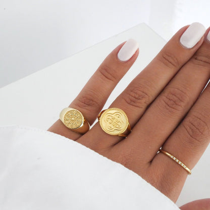 Radiant Rounds: Signet Ring 12