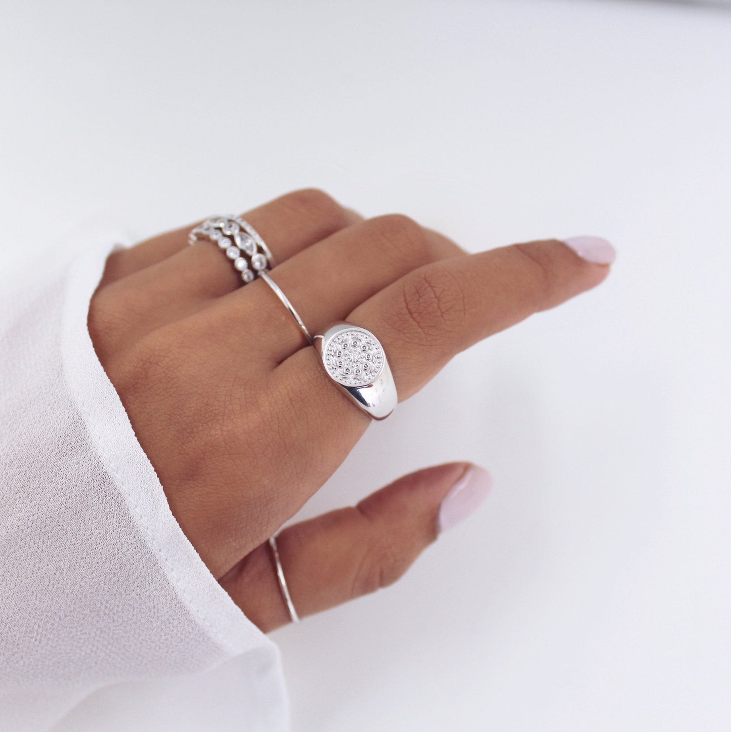 Radiant Rounds: Signet Ring 3