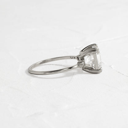 Solitaire-Oval Lab Grown Diamond Engagement Ring