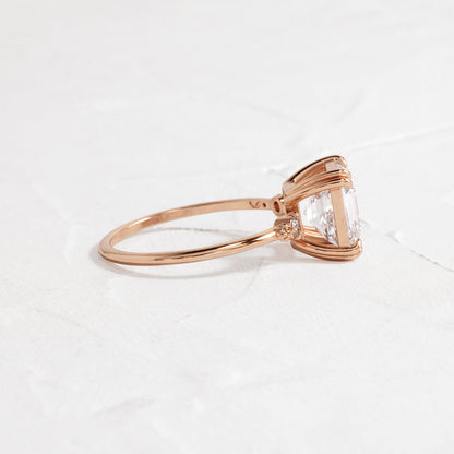 Solitaire-Oval Lab Grown Diamond Engagement Ring