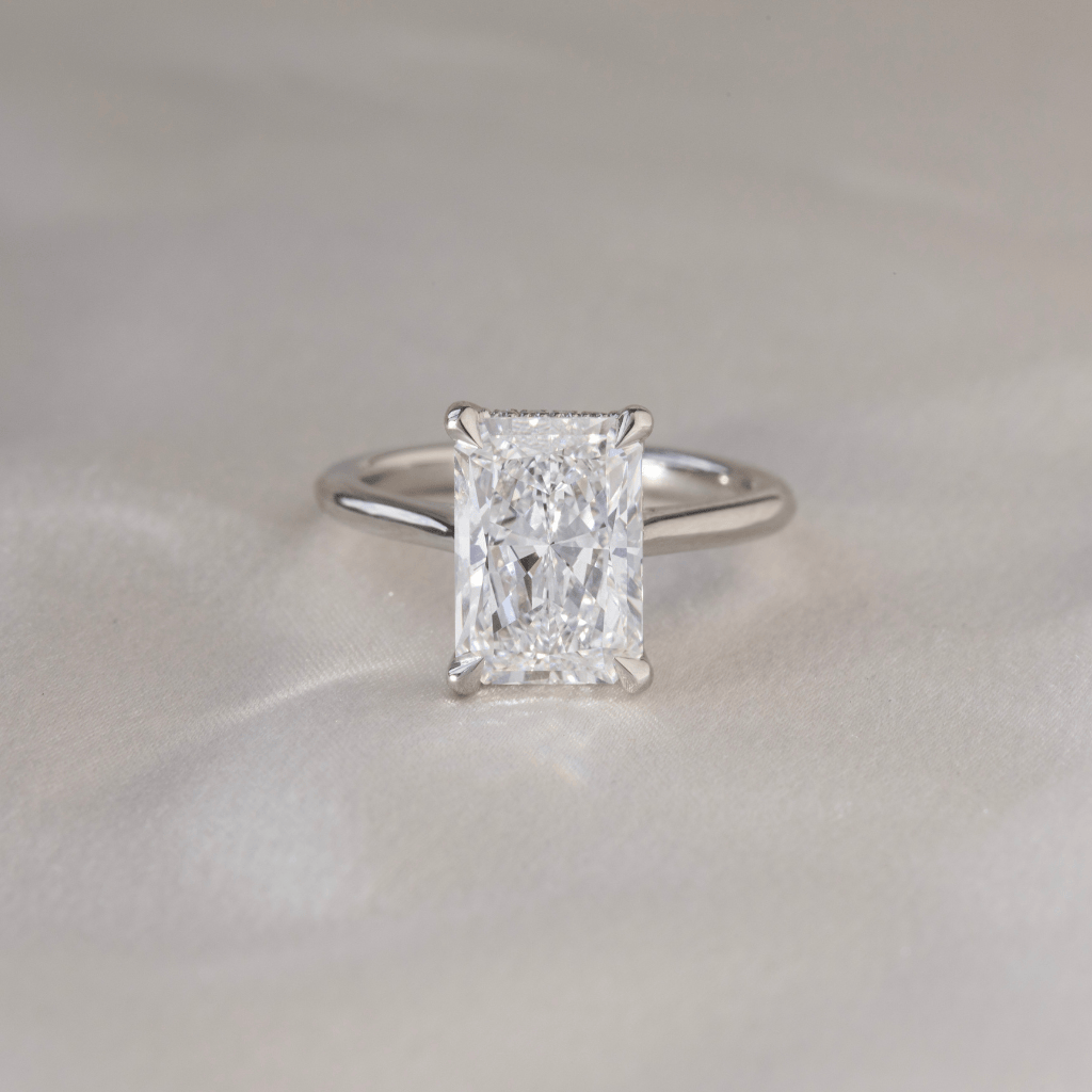 Solitaire-Oval Lab Grown Diamond Engagement Ring
