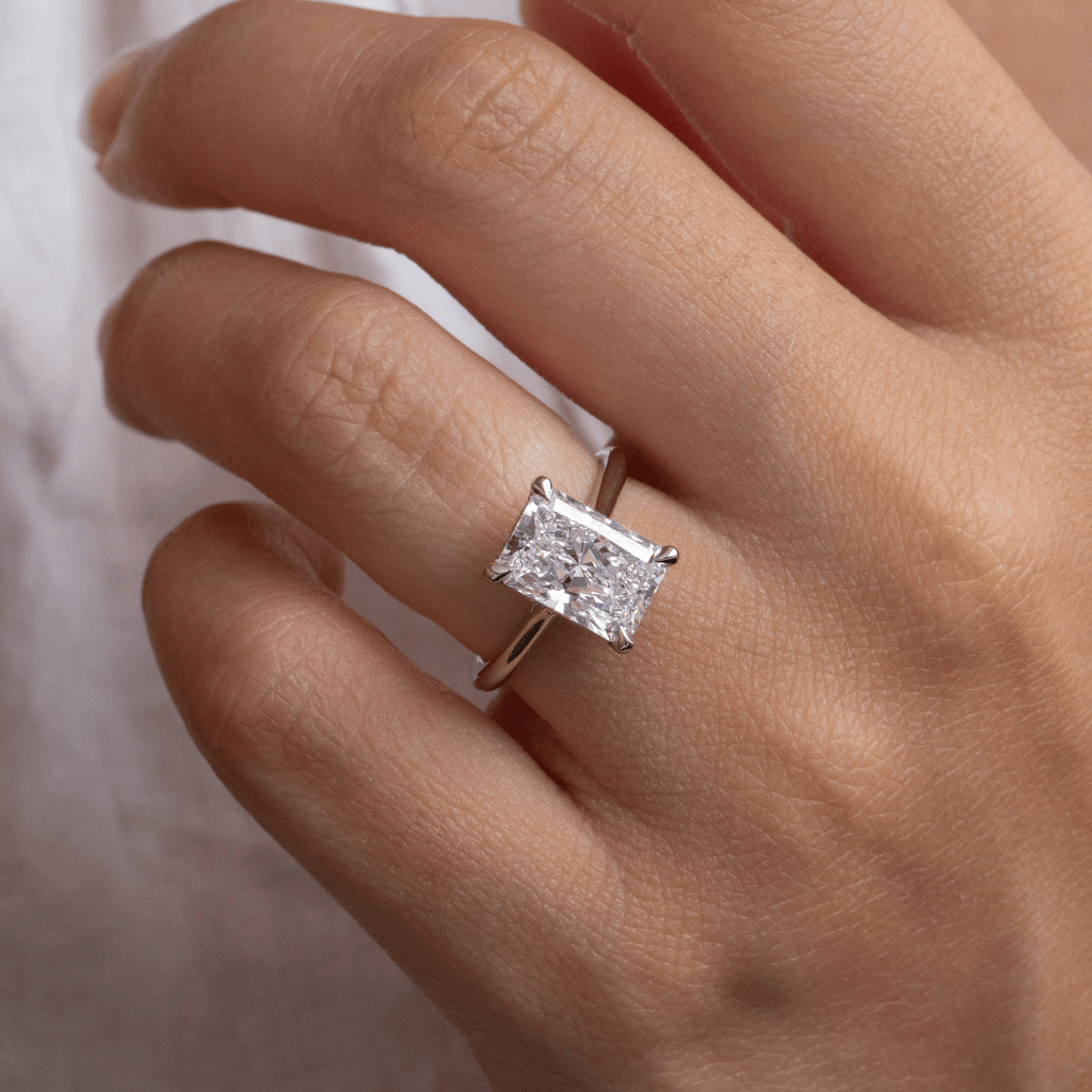 Solitaire-Oval Lab Grown Diamond Engagement Ring