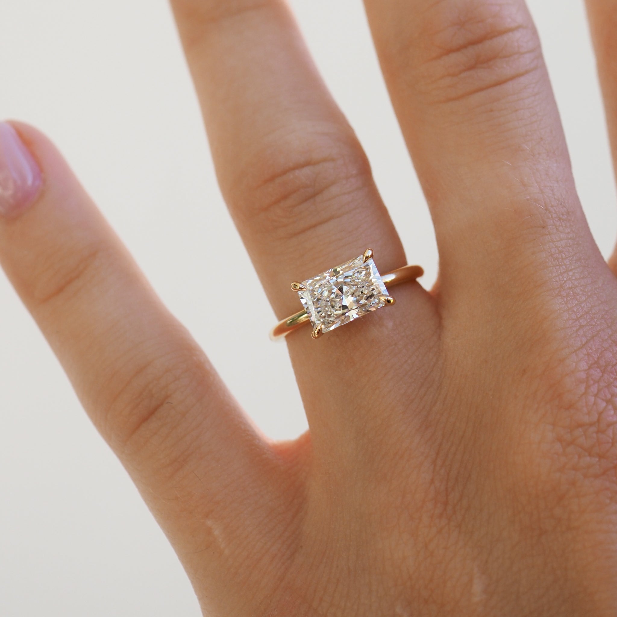 Radiant Elegance: 2.0 CT Lab-Grown Diamond Solitaire Engagement Ring