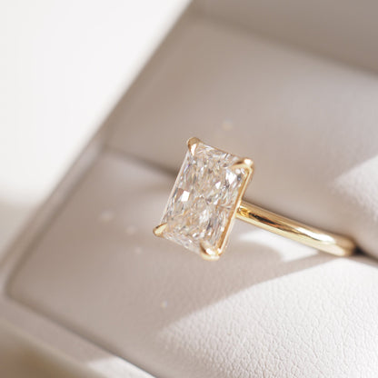 Solitaire-Oval Lab Grown Diamond Engagement Ring
