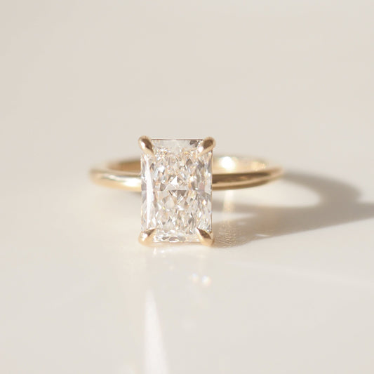 Solitaire-Oval Lab Grown Diamond Engagement Ring