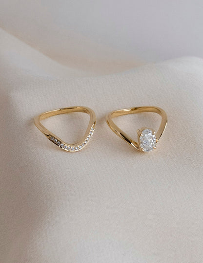 Solitaire Rapture & Pave Band- Oval Lab Grown Diamond Bridal Set