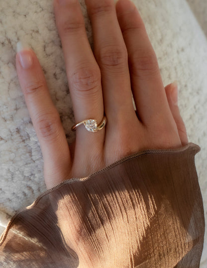 Solitaire-Oval Lab Grown Diamond Engagement Ring