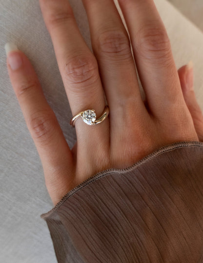 Solitaire-Oval Lab Grown Diamond Engagement Ring