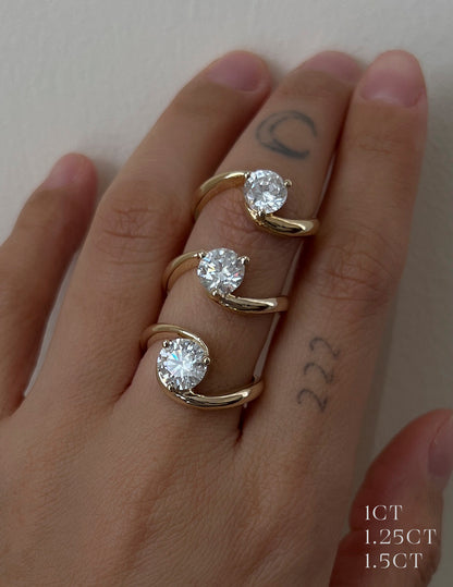 Solitaire-Oval Lab Grown Diamond Engagement Ring