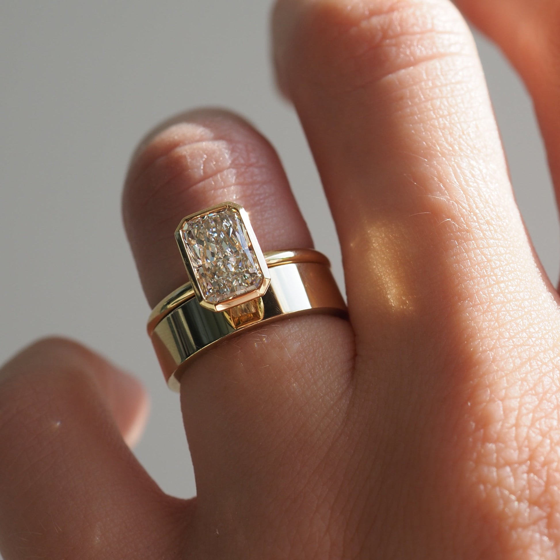 Solitaire-Oval Lab Grown Diamond Engagement Ring
