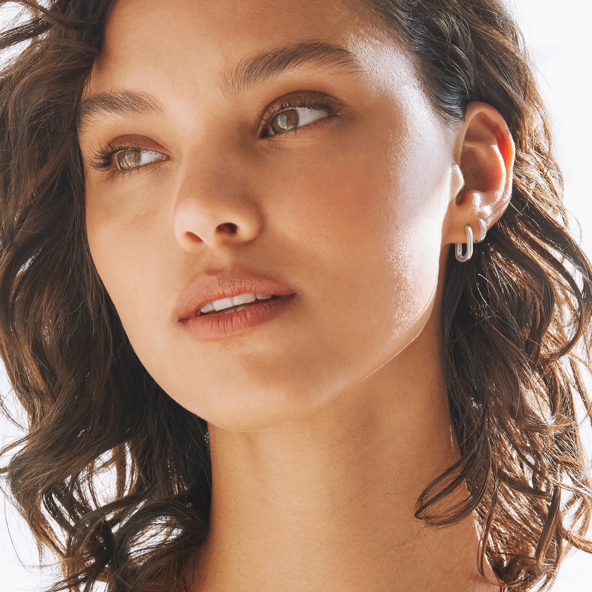 Sleek Oval Bar Hoop Earrings 8