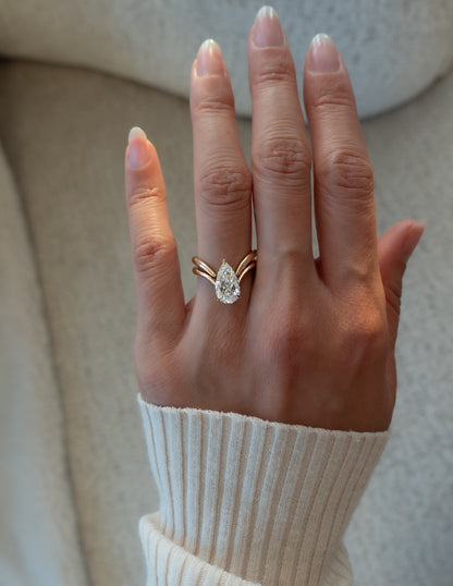 Solitaire Rapture & Pave Band- Oval Lab Grown Diamond Bridal Set