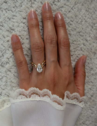 Solitaire Rapture & Pave Band- Oval Lab Grown Diamond Bridal Set