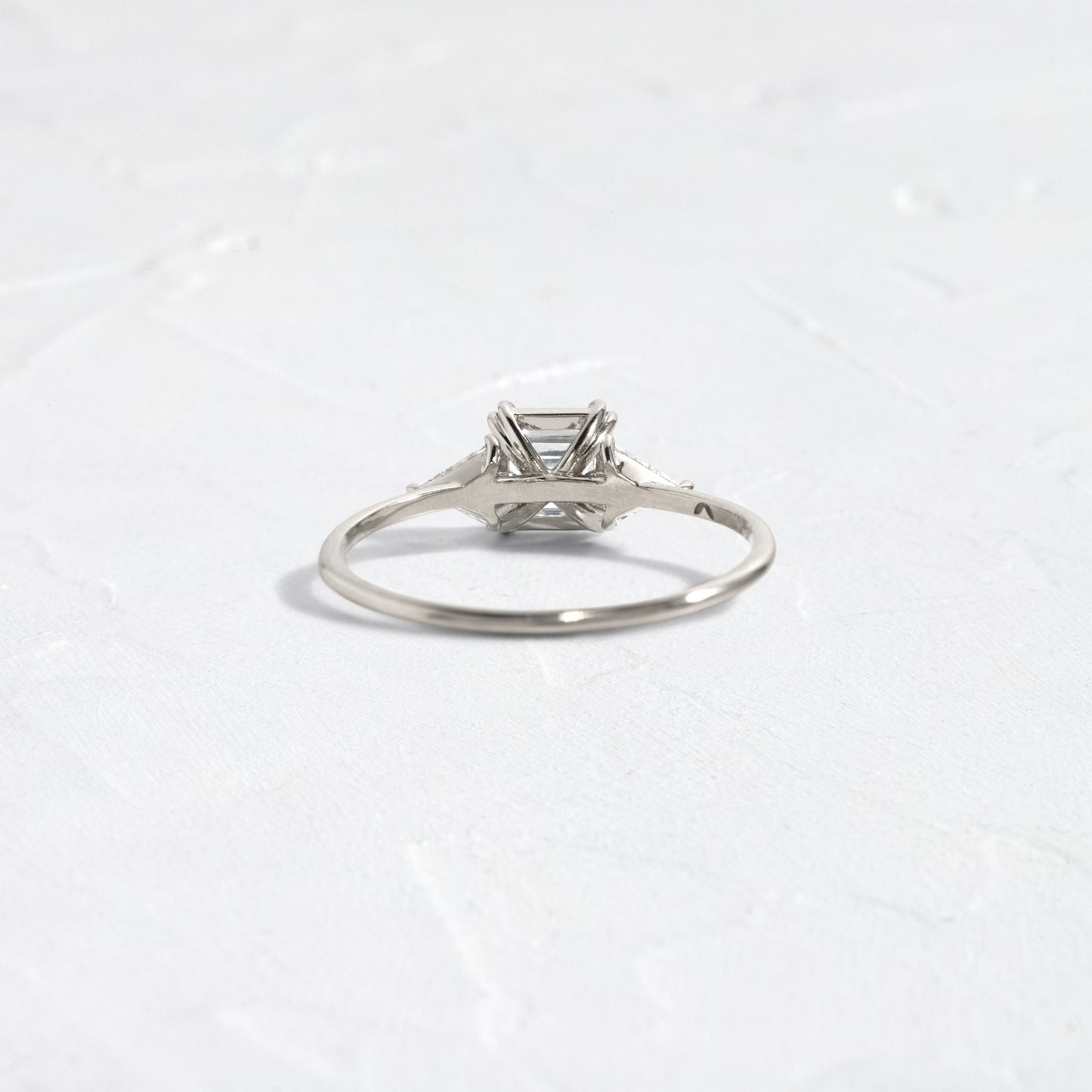 Solitaire-Oval Lab Grown Diamond Engagement Ring