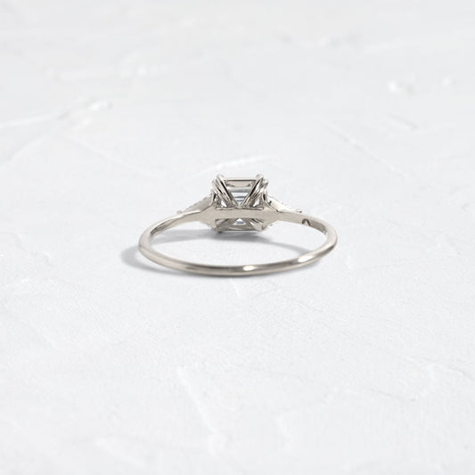 Solitaire-Oval Lab Grown Diamond Engagement Ring