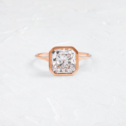 Solitaire-Oval Lab Grown Diamond Engagement Ring