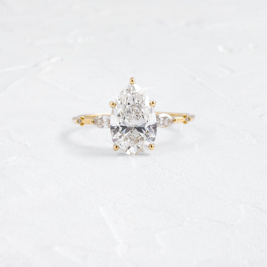Solitaire-Oval Lab Grown Diamond Engagement Ring