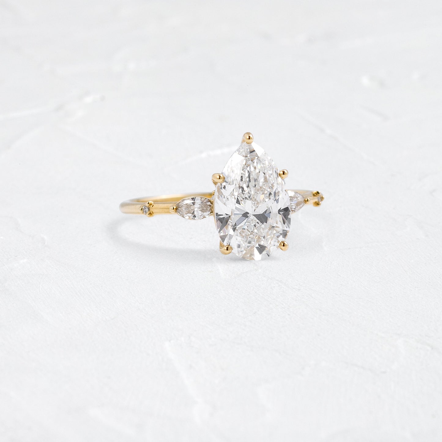 Solitaire-Oval Lab Grown Diamond Engagement Ring