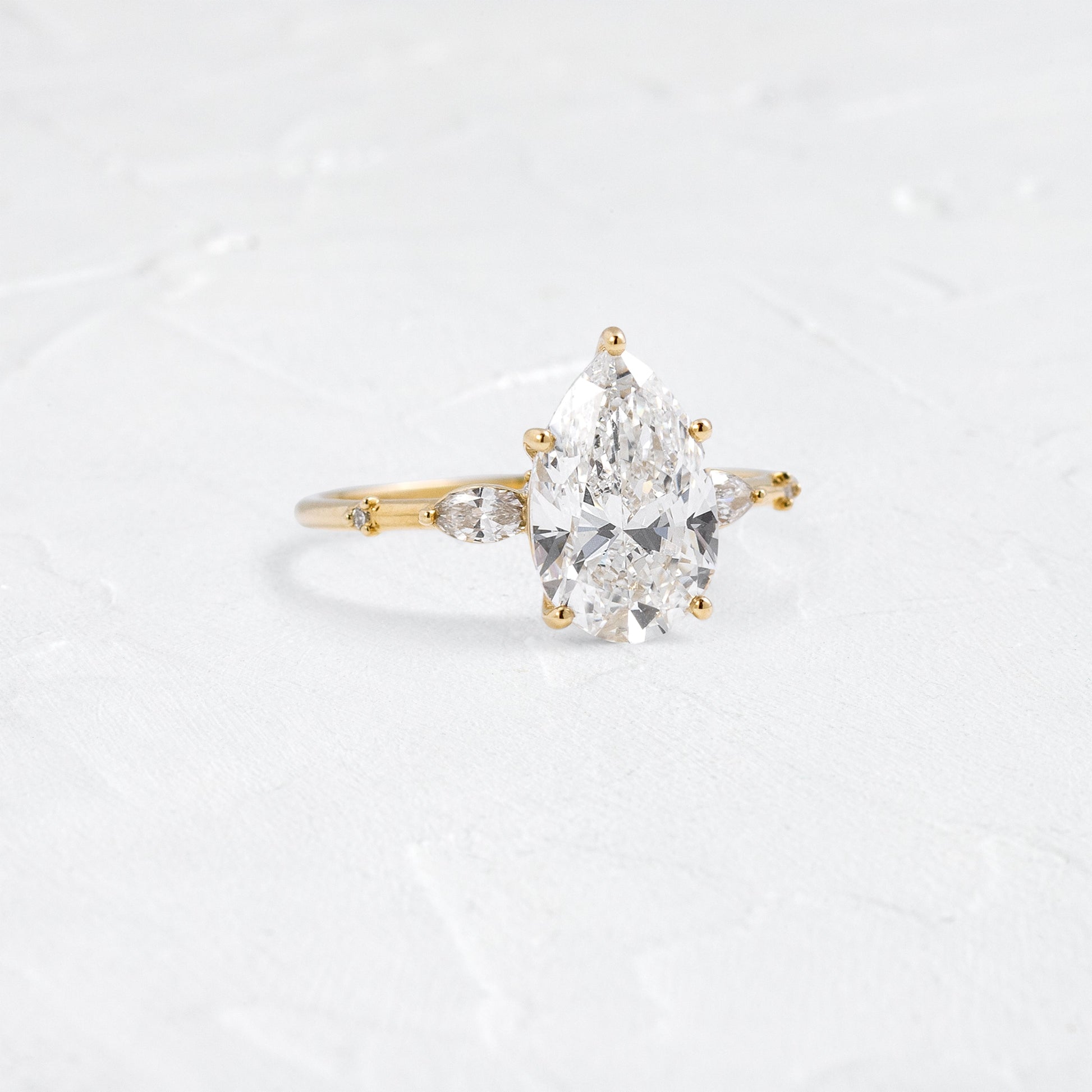 Solitaire-Oval Lab Grown Diamond Engagement Ring