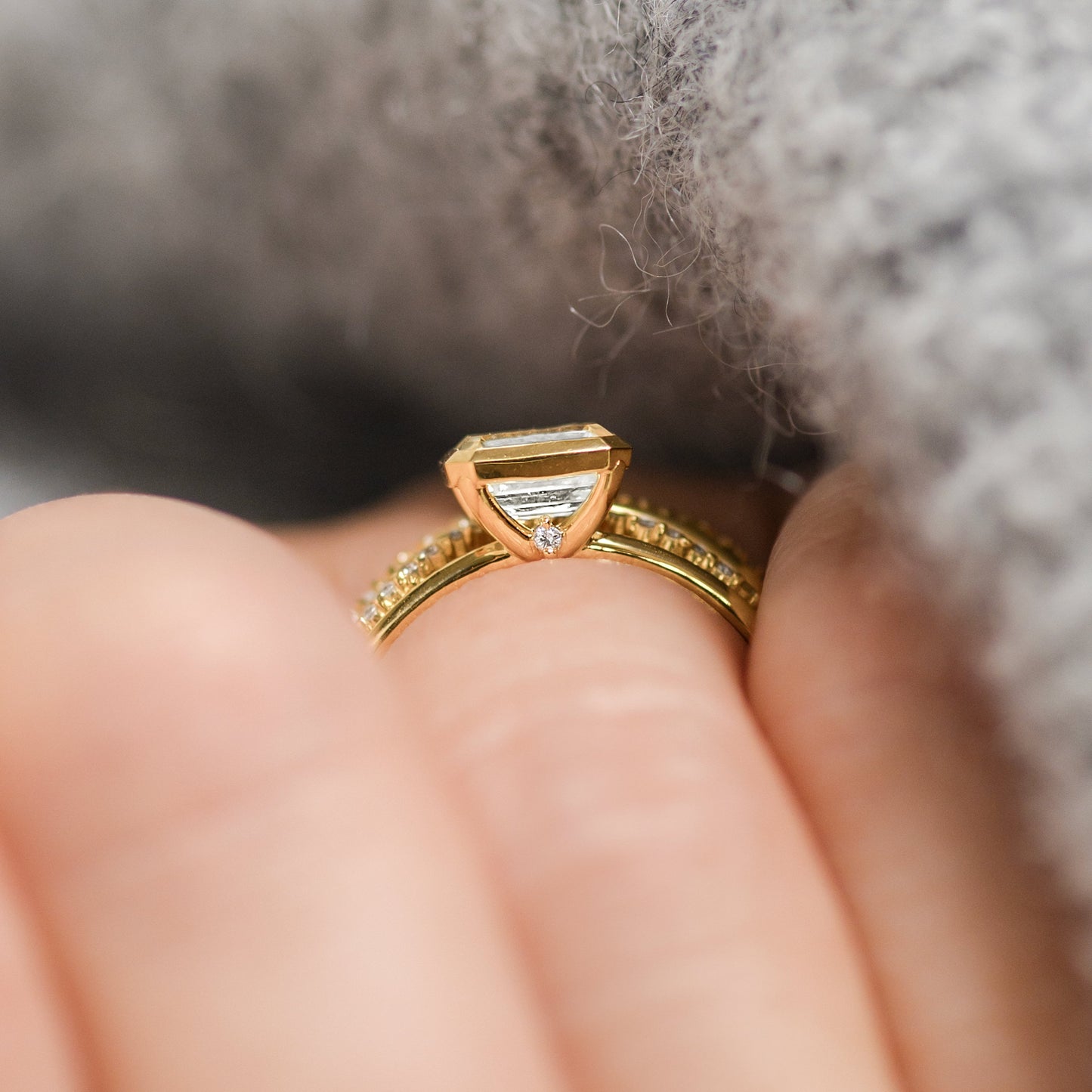 Solitaire-Oval Lab Grown Diamond Engagement Ring