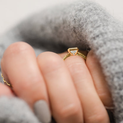Solitaire-Oval Lab Grown Diamond Engagement Ring