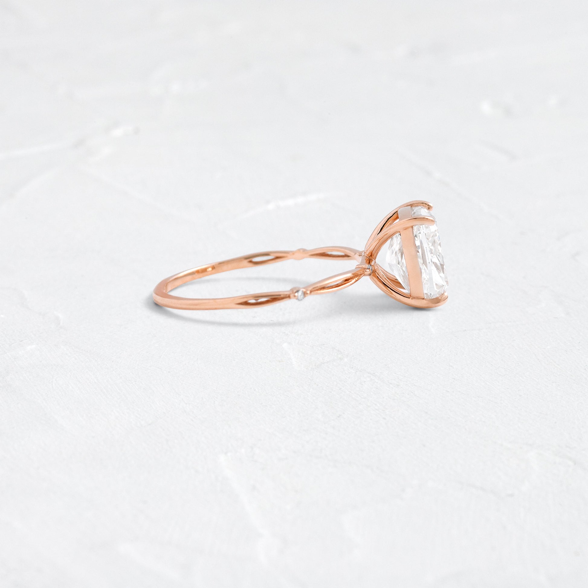 Solitaire-Oval Lab Grown Diamond Engagement Ring