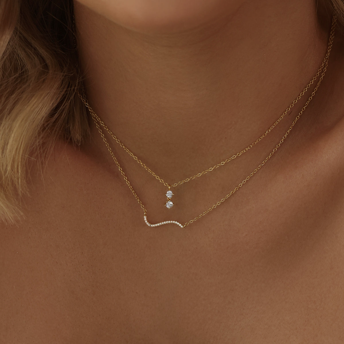 Elegant Curved Lab Grown Diamond Necklace in Gold