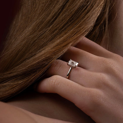 Solitaire-Oval Lab Grown Diamond Engagement Ring