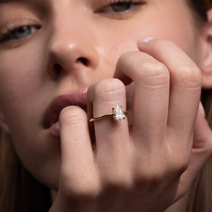 Solitaire-Oval Lab Grown Diamond Engagement Ring
